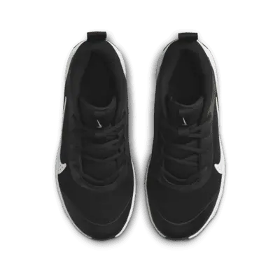 Кроссовки Nike Omni Multi-Court, черный/белый — фото 4