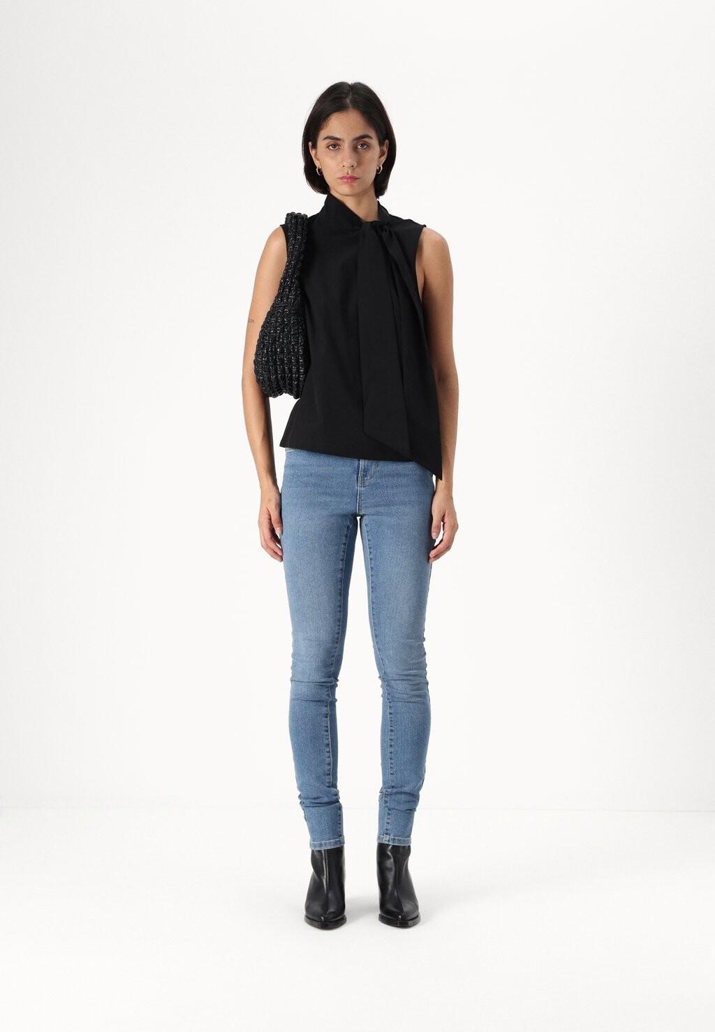 

Блуза VMSOLONA Vero Moda Tall, черный