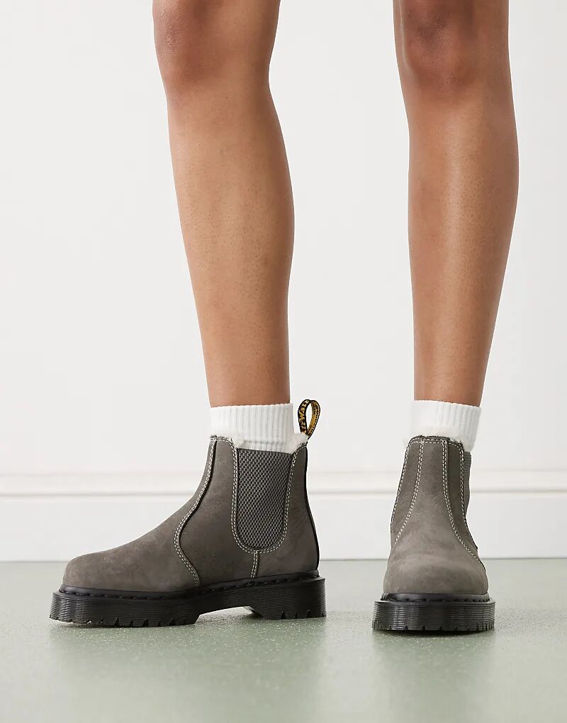 Ботинки челси Dr Martens 2976 Bex с подкладкой из овчины серого цвета — фото 4