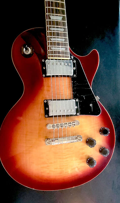 

Электрогитара Epiphone Les Paul Standard Plus Top 2022 - Heritage Cherry Sunburst
