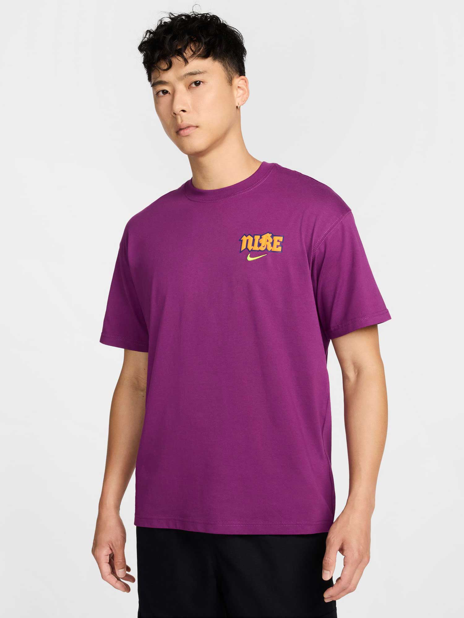 

Футболка Nike M NSW TEE M90 OC LBR DNA, фиолетовый