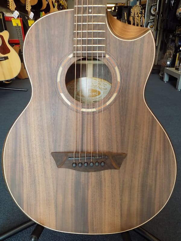 

Акустическая гитара Washburn Comfort Mini WCGM55K Acoustic Guitar w/ Gig Bag