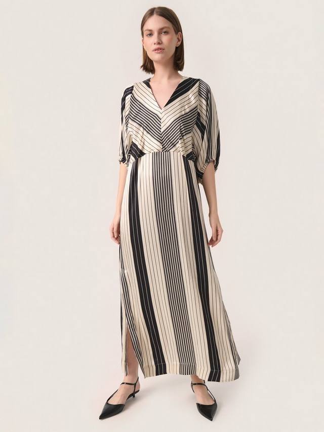 

Платье миди в полоску сендай Soaked In Luxury, цвет Black/Cream