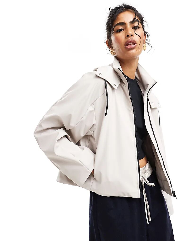 

Прорезиненная куртка-дождевик с карманом в каменном цвете ASOS DESIGN