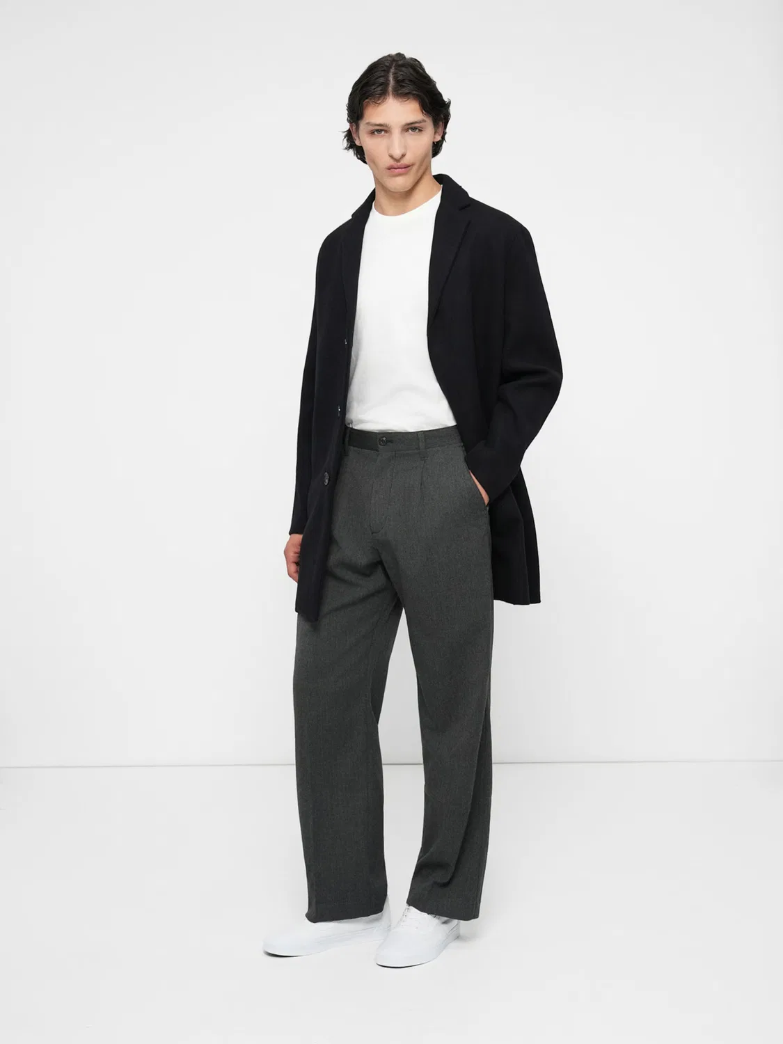 Брюки Gap Regular Pleat-Front Pants 365, темно-серый — фото 4