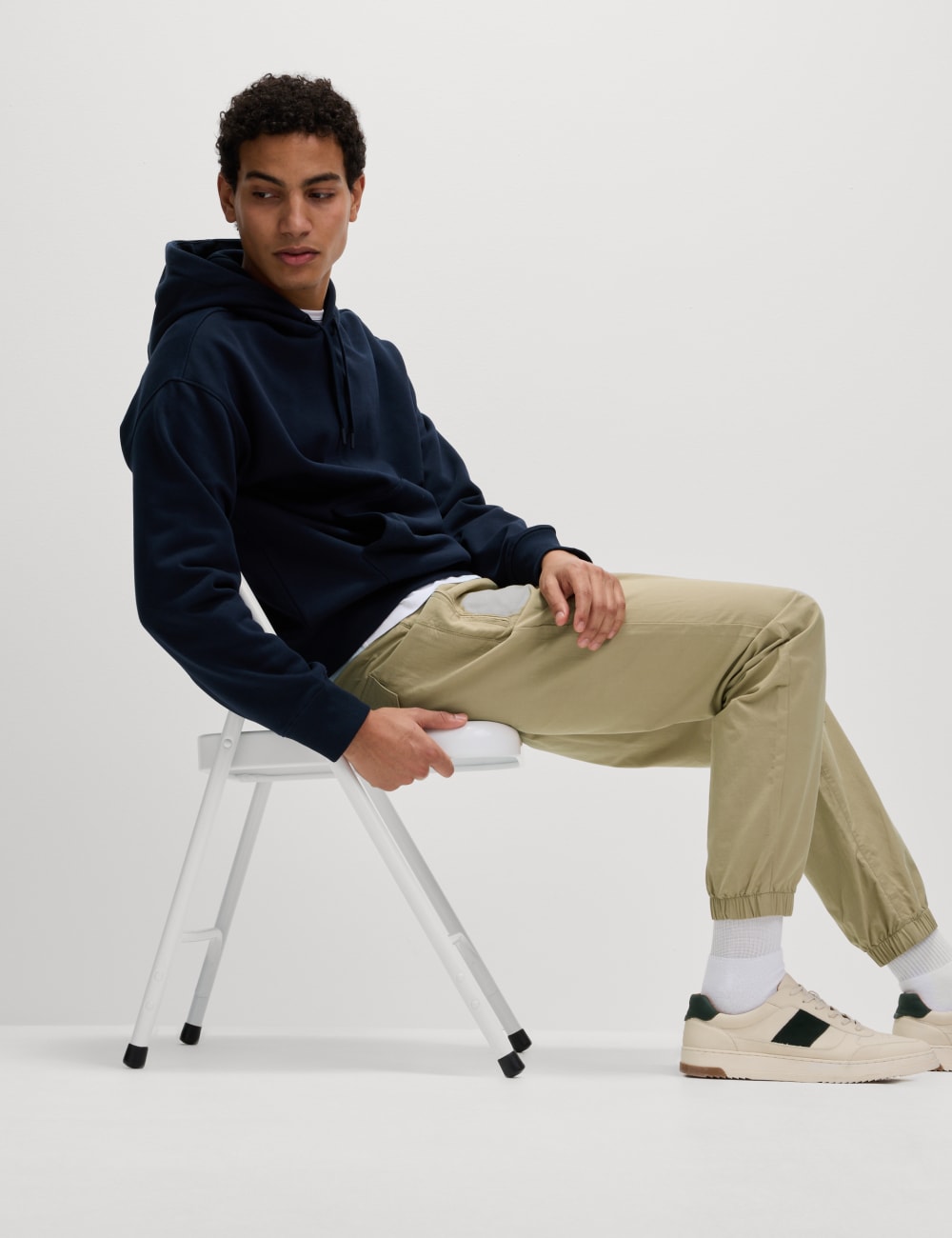 

Брюки Slim Fit с текстурированными манжетами Marks & Spencer, песочный