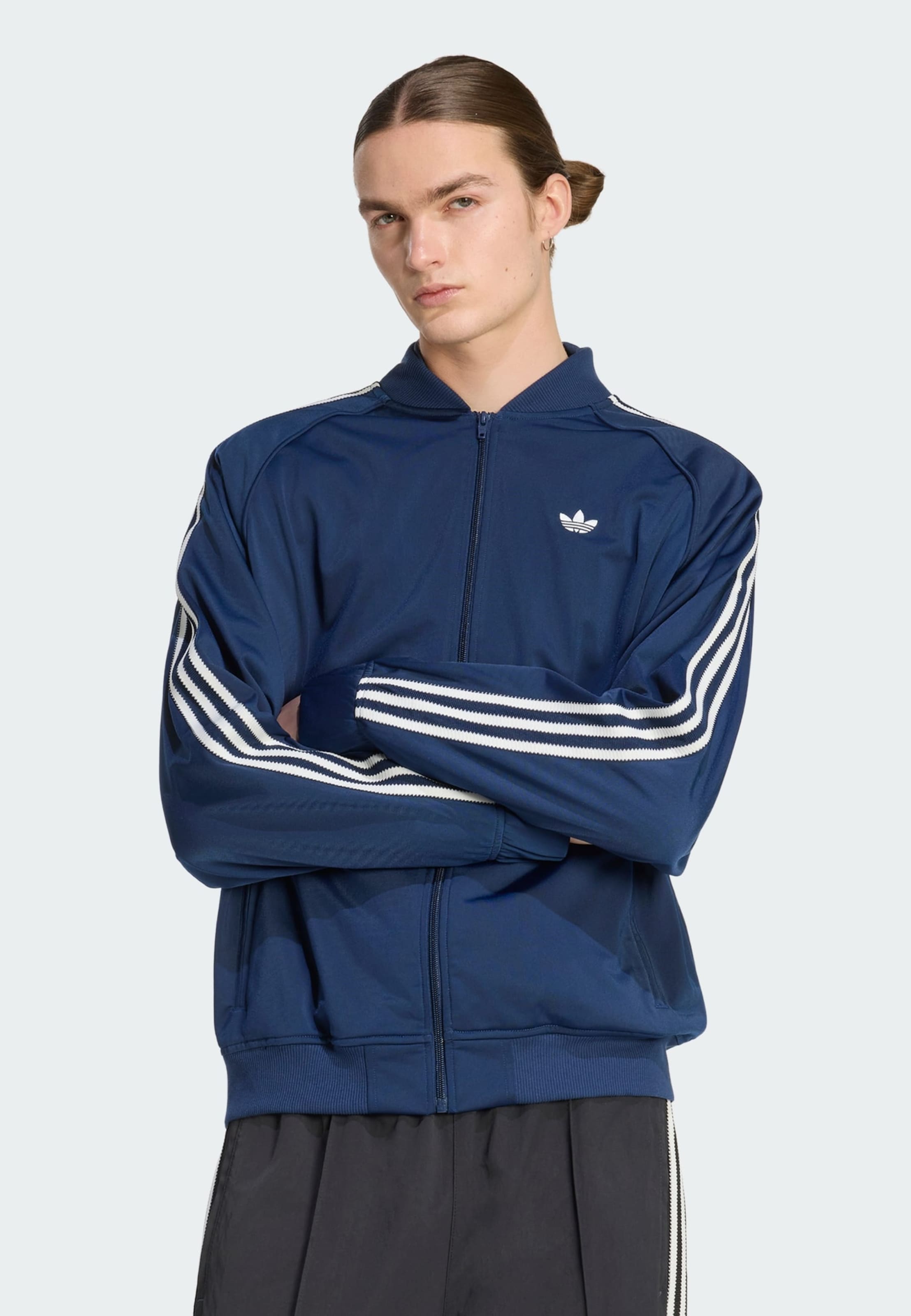 Adidas Originals Куртка межсезонная 'Britcore Superstar' в цвете Marine Blue — фото 2