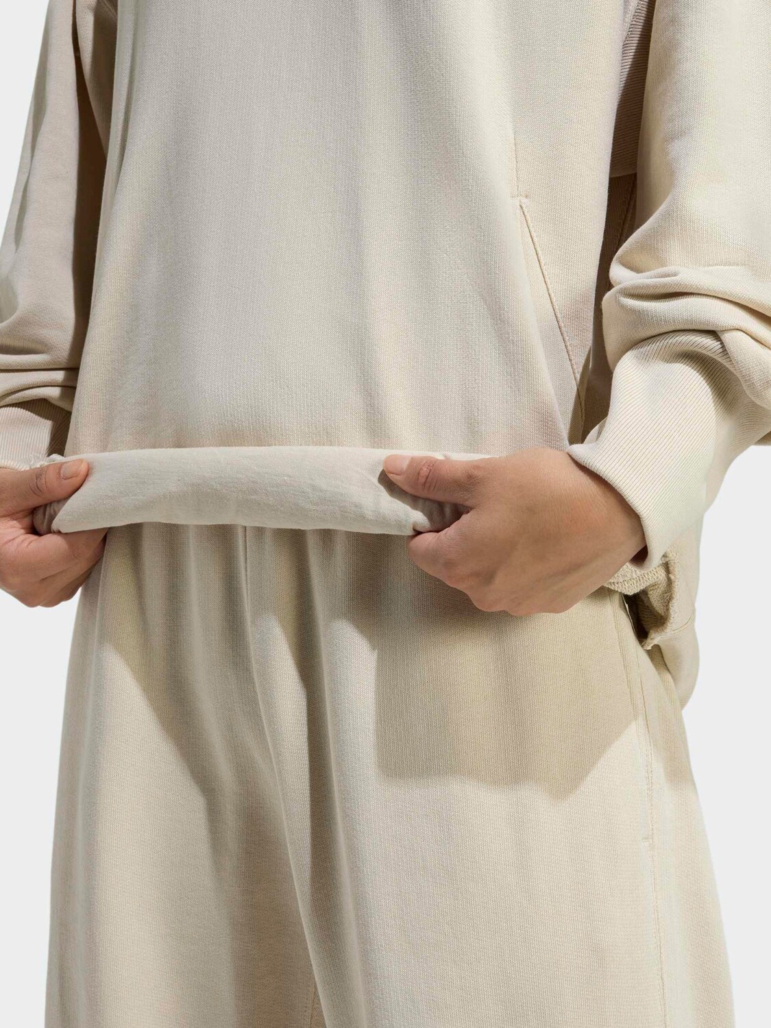 Adidas Sportswear Спортивный свитшот 'ALL SZN' в цвете Cream — фото 4