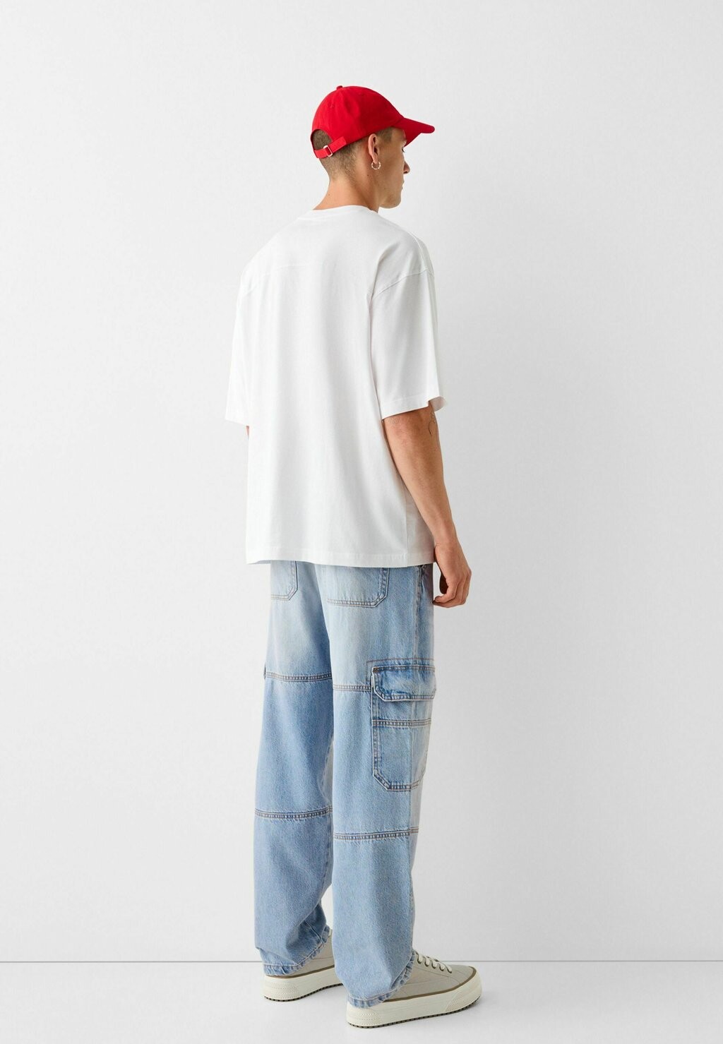 

Брюки карго BAGGY Bershka, светло-голубой деним
