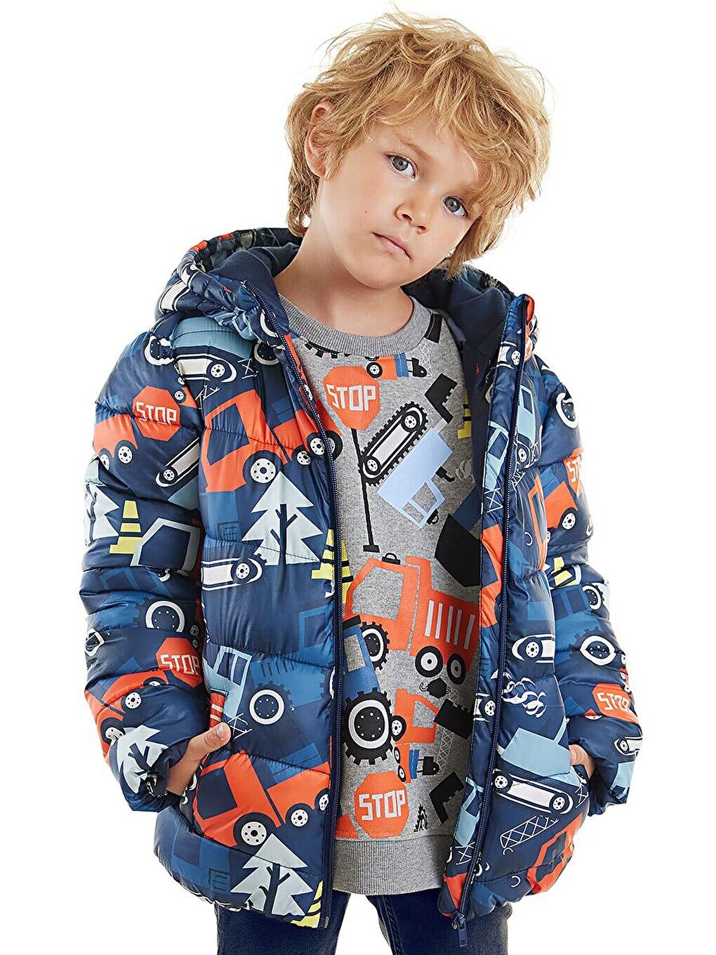 

Водоотталкивающее пальто с капюшоном для мальчиков Cars Denokids