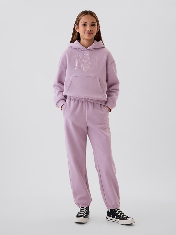 

Спортивные брюки GAP, фиолетовый