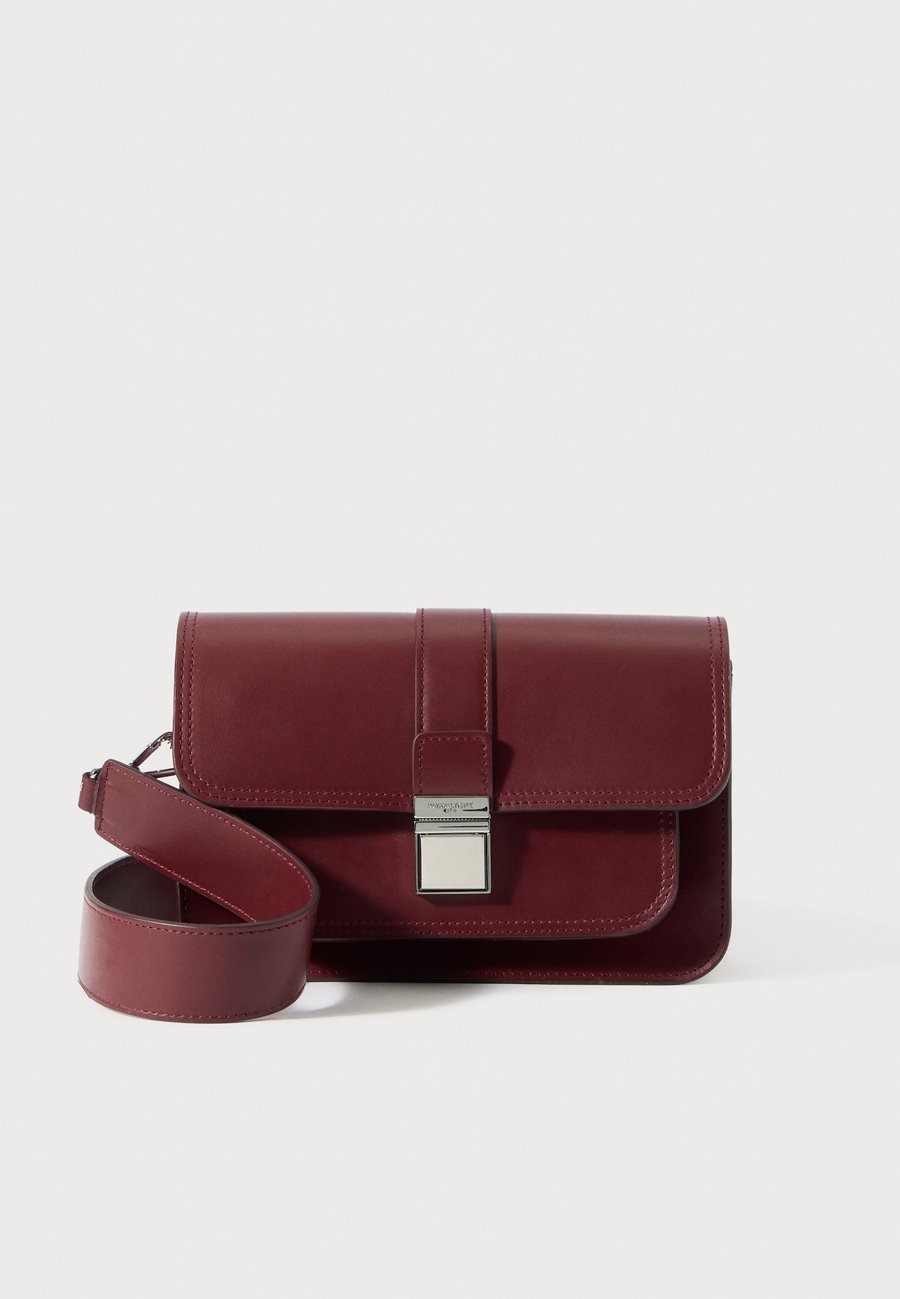 

Сумка кросс-боди Maison Kitsuné CASEY BAG, Dark Burgundy/Dark Red