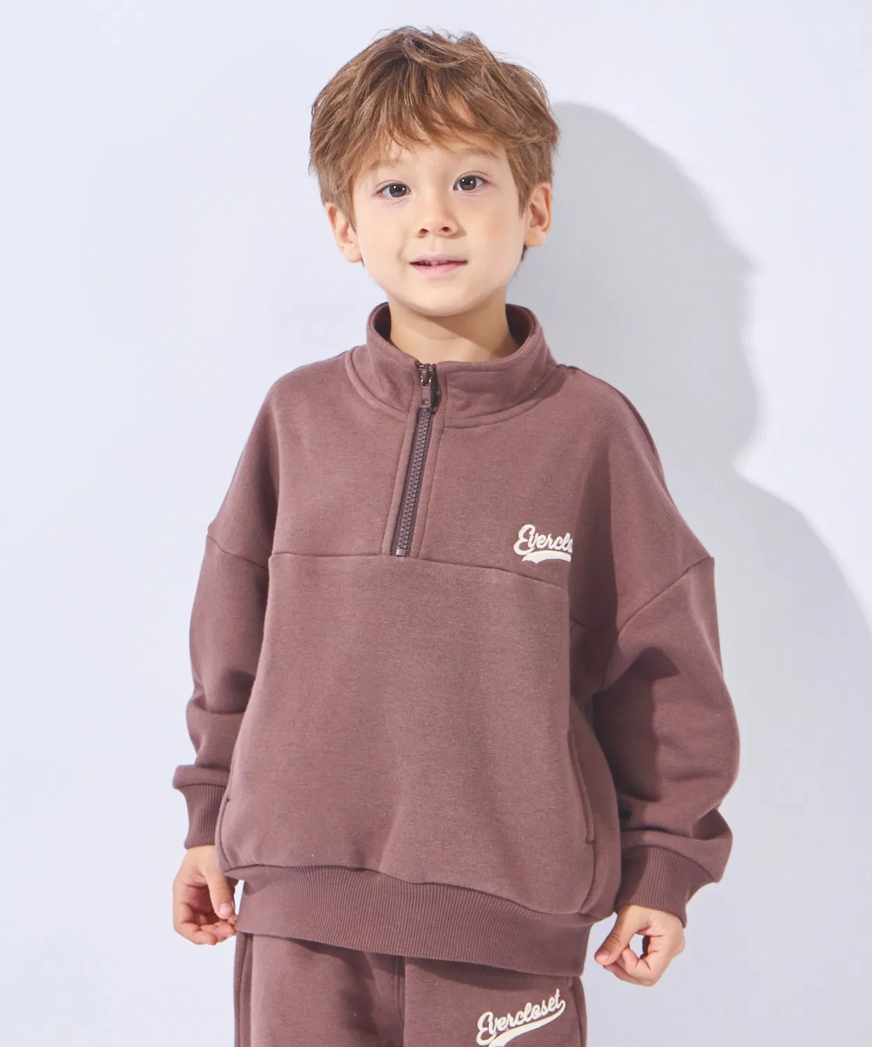 Полузамковый свитшот с начёсом ever closet коричневый