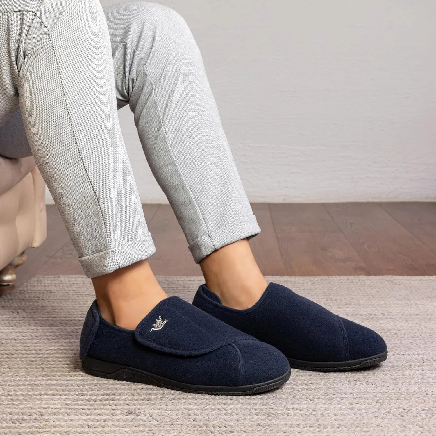 Тапочки с пеной памяти, с регулируемой застежкой, Navy Blue/White EUROPEAN SOFTEST — фото 2