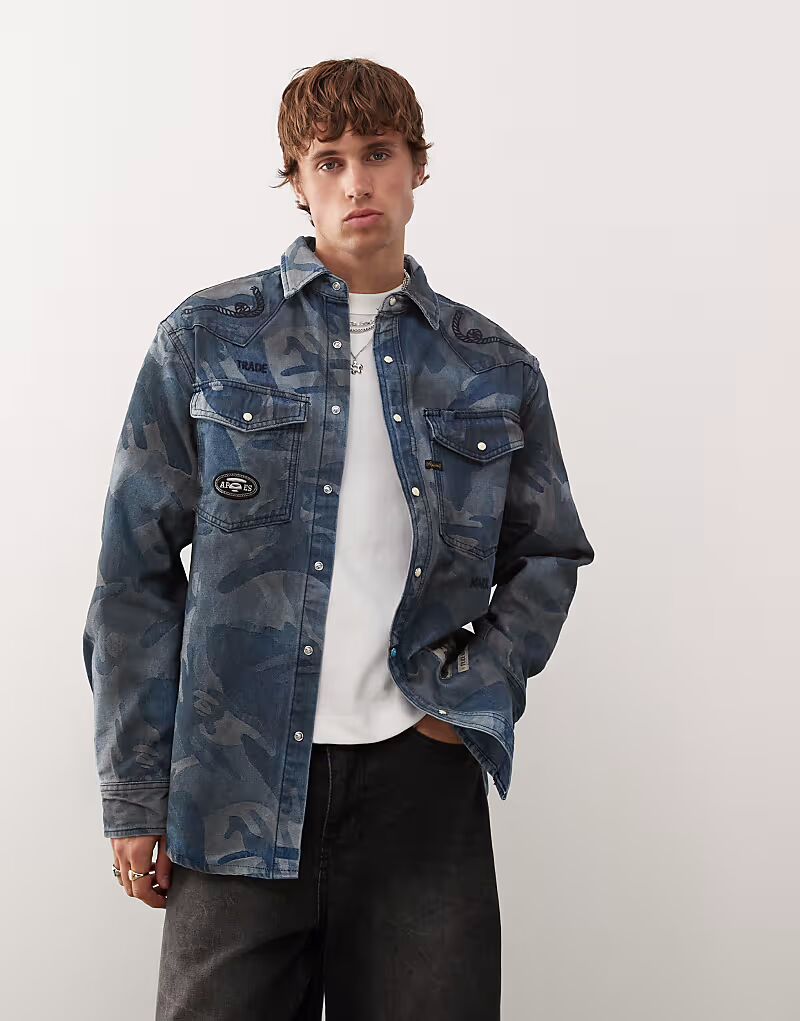 

Джинсовая рубашка свободного кроя с длинными рукавами Aape by A Bathing Ape из жаккардового узора синего цвета с камуфляжным принтом
