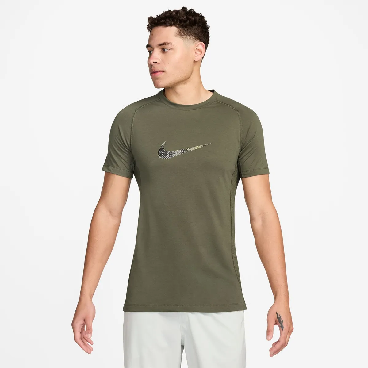 

Мужская футболка Flex Rep Camo Nike, зеленый