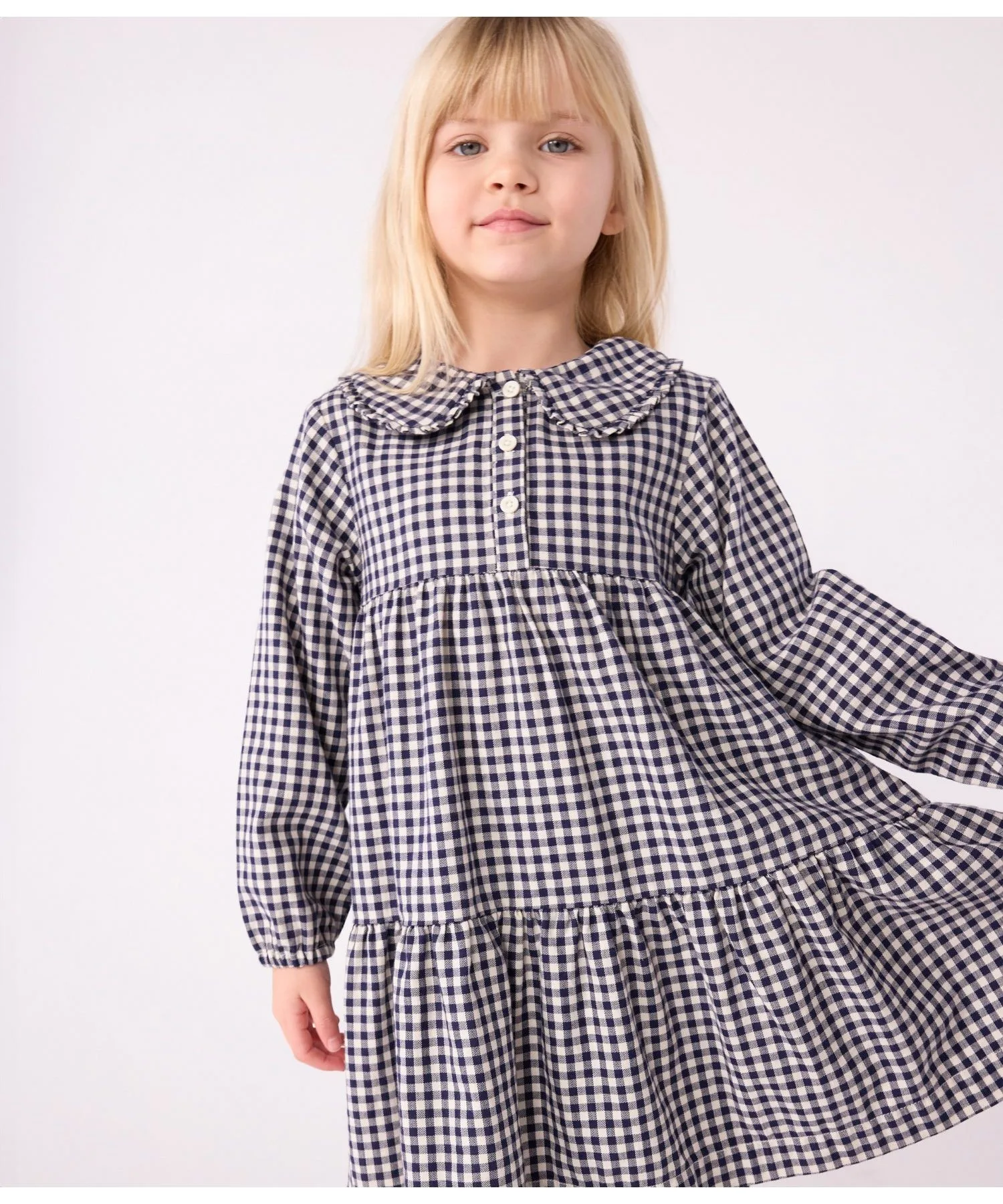Детское платье из 100% хлопка с клеткой и фасоном флер PETIT BATEAU бело-синее — фото 4
