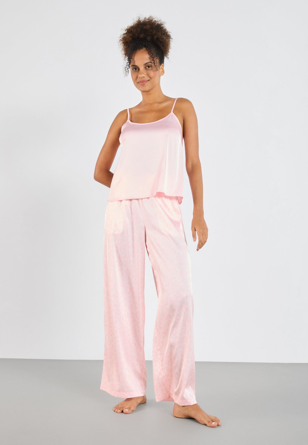 

Пижама Pyjama set Even&Odd by Zalando, розовый