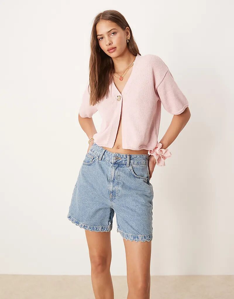 

Свободный кардиган ASOS DESIGN с цветочным принтом и золотыми пуговицами розового цвета