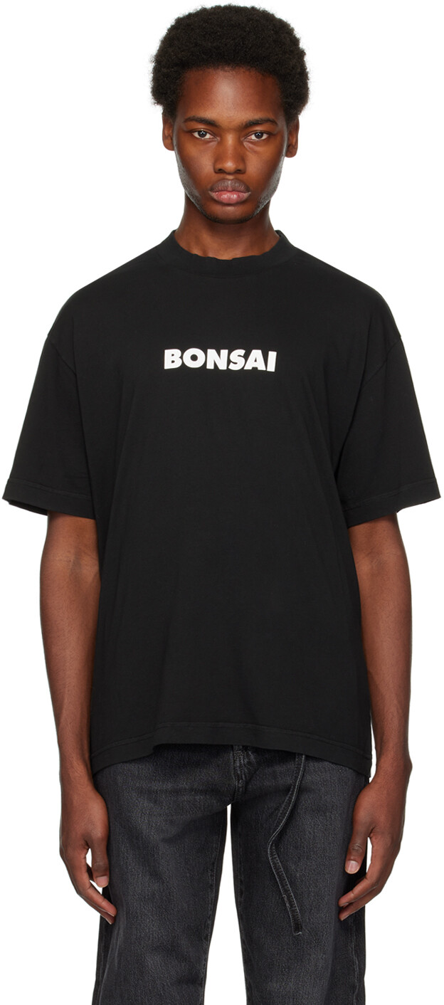 

Черная футболка с принтом Bonsai