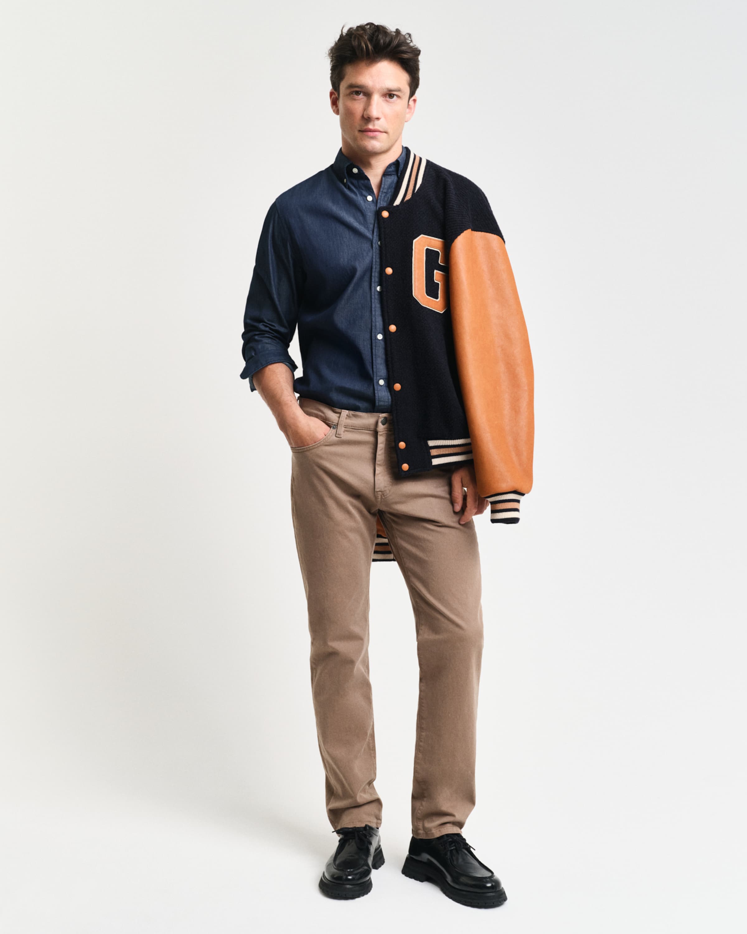 

GANT Рубашка на пуговицах Regular fit в темно-синем цвете