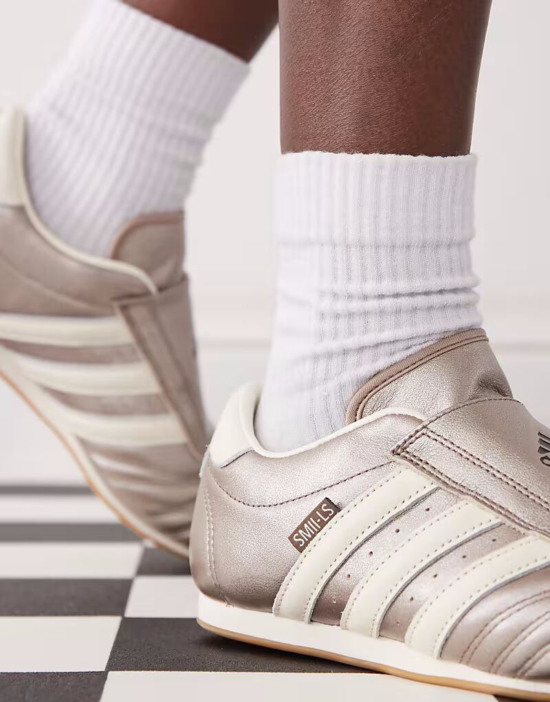 Кроссовки Adidas Originals Taekwondo цвета металлик и кремовый — фото 4