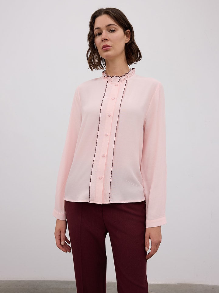 

BGN Блузка розового цвета