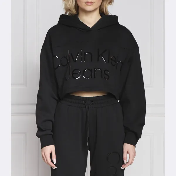 

Блестящая укороченная толстовка институционального кроя Calvin Klein, черный