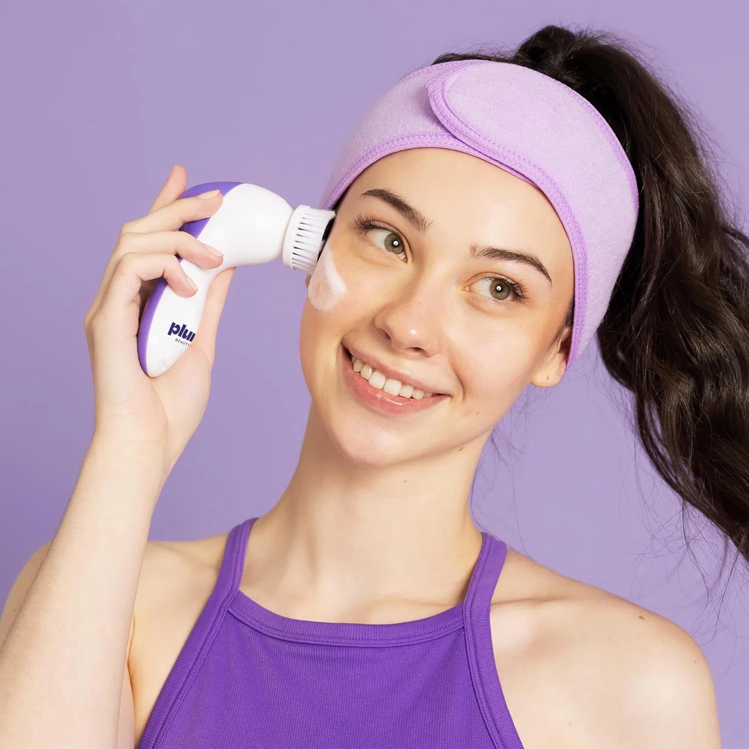 Набор Plum Beauty — Для ухода за лицом : очищающая щетка и одноразовые полотенца — фото 2