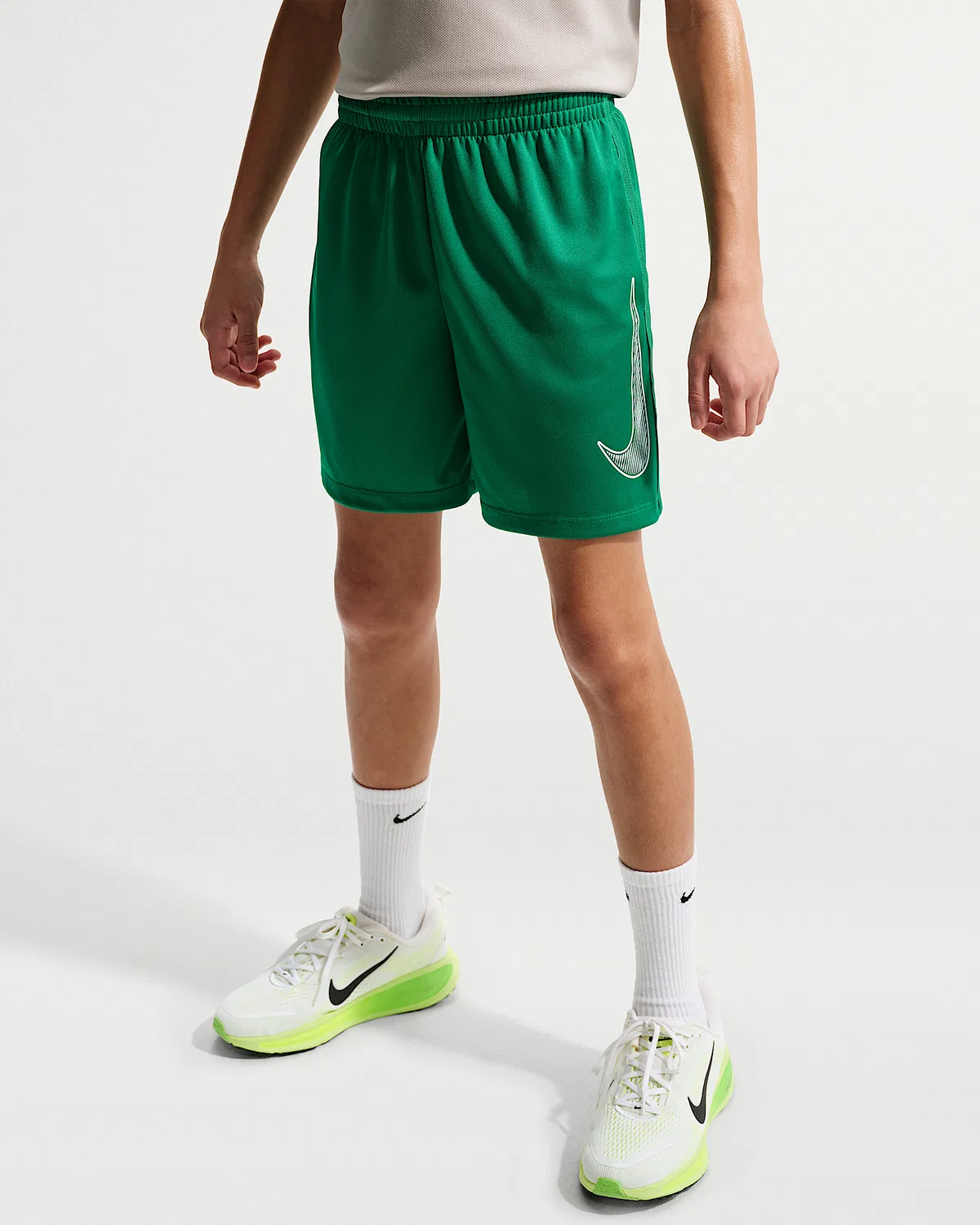Детские (мальчиковые) тренировочные шорты Nike Dri-FIT Multi, Malachite/White — фото 2