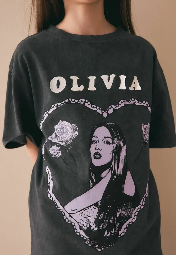 Футболка оверсайз olivia rodrigo стандартного кроя. футболка с принтом Next, Grey