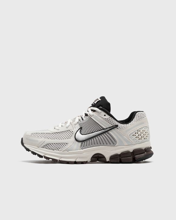 

Кроссовки Nike Nike Zoom Vomero 5, цвет phantom/mtlc platinum-lt iron ore
