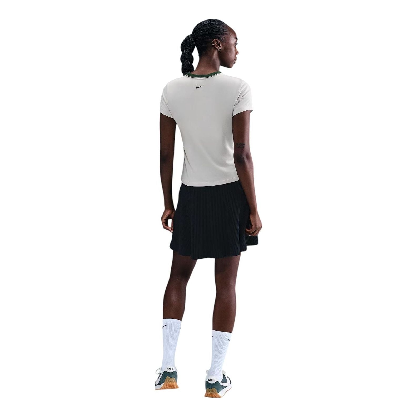 (WMNS) Укороченная трикотажная футболка Nike Sportswear Chill Knit Slim Cropped T-Shirt, цвет «светло-коричневый» — фото 3