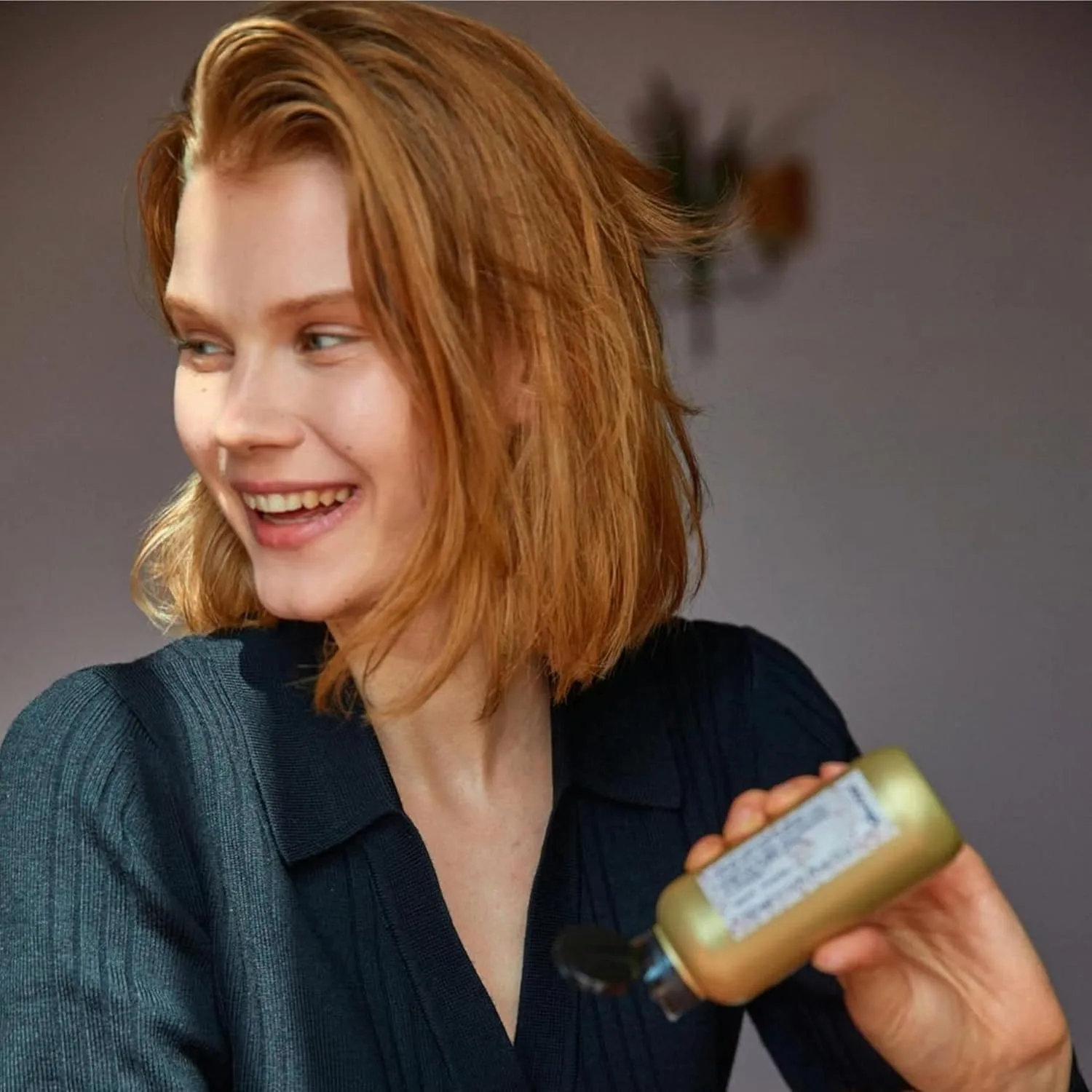 Davines Это текстурирующая сыворотка, обеспечивающая легкую фиксацию, текстуру и структуру - сыворотка для создания волнистых волос - придает объем и мягкость, не утяжеляя волосы, 170 мл — фото 2