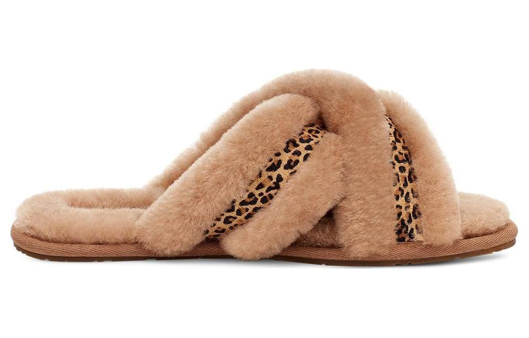 Тапочки (WMNS) UGG Cross Slides 'Chestnut' 1151832-CHE, бежевый — фото 3