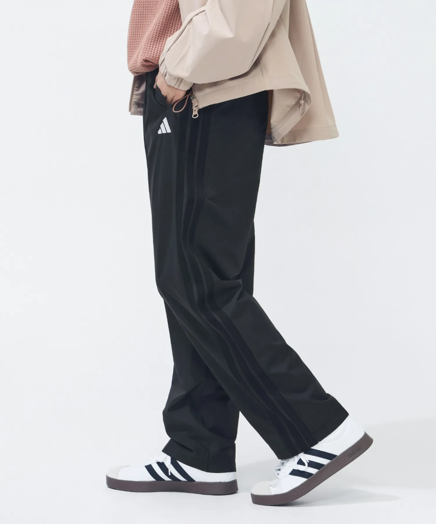 Женские ветрозащитные брюки свободного кроя Three Stripes adidas синие — фото 2