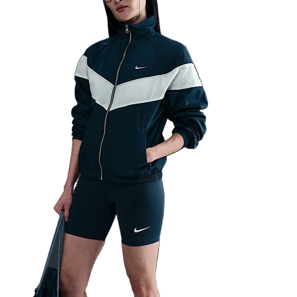 

Nike Ветрозащитная женская куртка свободного кроя с защитой от ультрафиолета на молнии Windrunner, Dark Blue