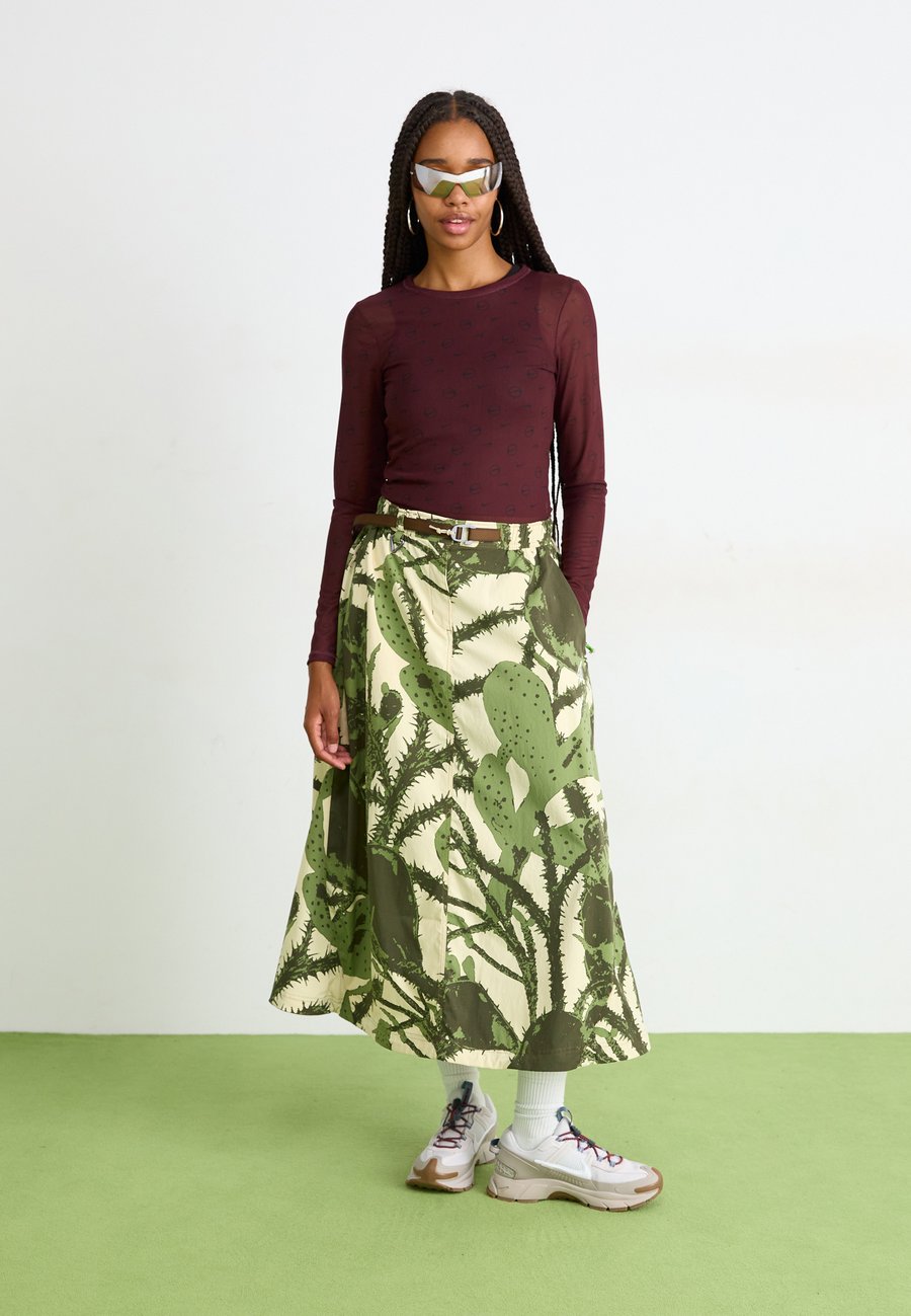 Юбка Nike ACG SMTH SMMIT SKIRT, Light Khaki/Mosswood Brown/Khaki — фото 2