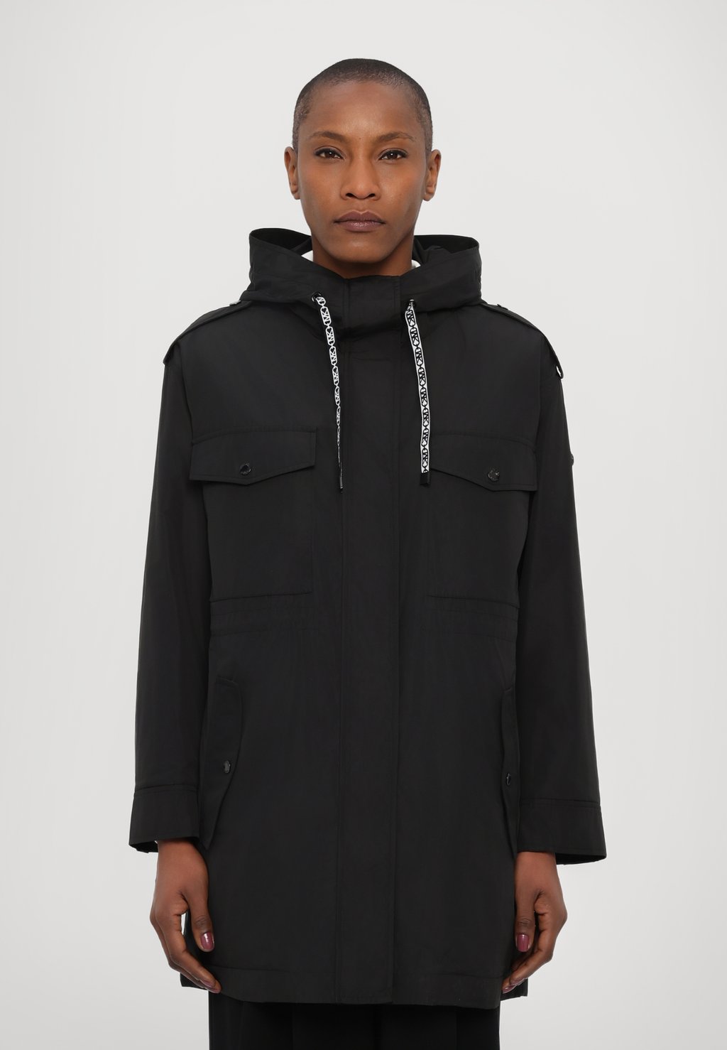 

Парка FILLED OVERSIZE ANORAK MICHAEL Michael Kors, черный