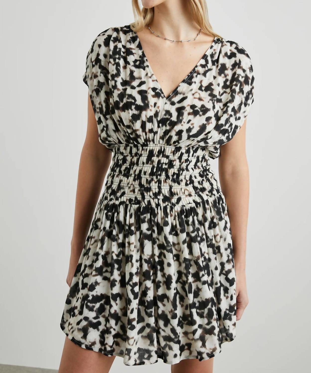 

Платье Siera в размытом леопардовом принте Rails