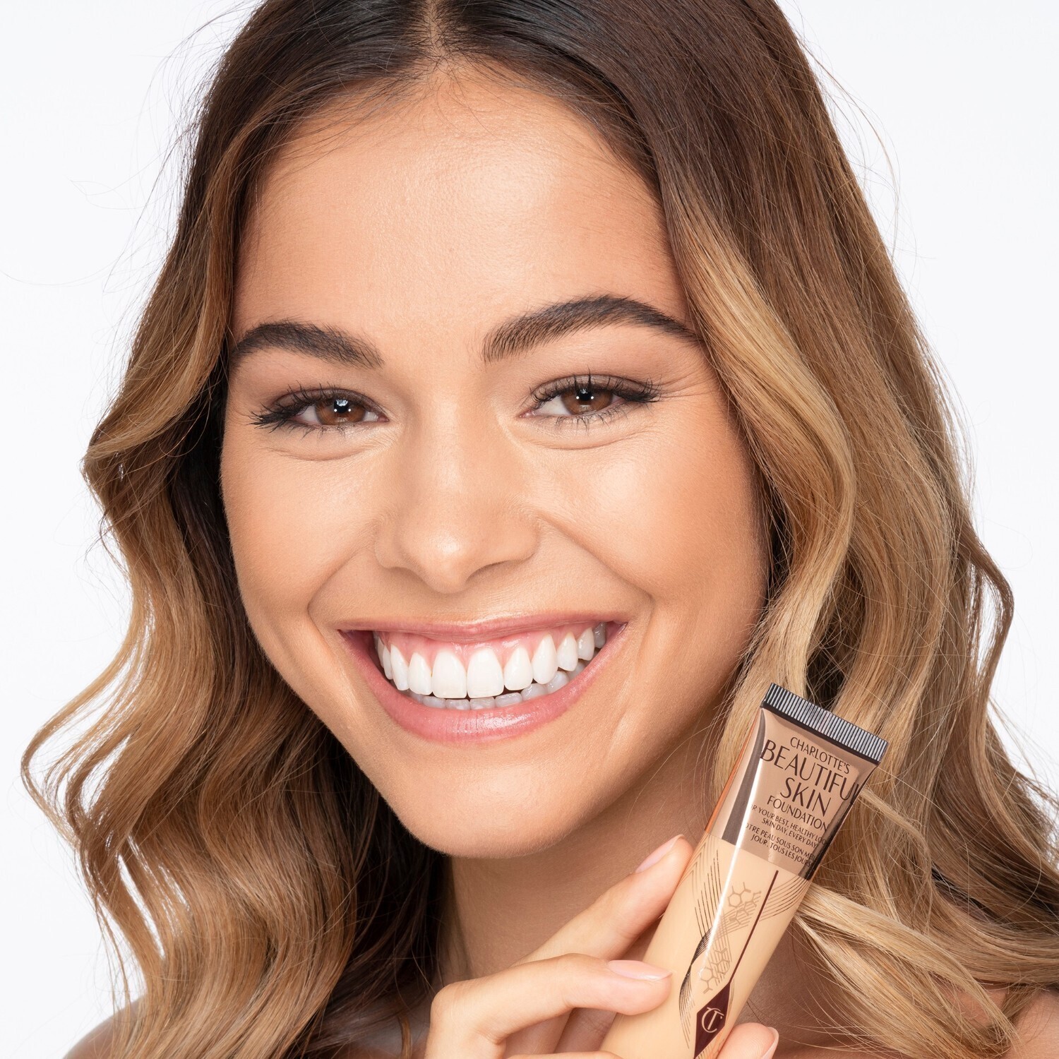 Тональный крем для лица beautiful skin Charlotte Tilbury, 7 - cool, объем 30 мл — фото 2