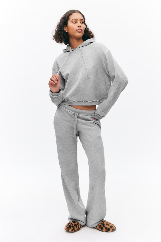 

Укороченная махровая пижамная толстовка с капюшоном Monki, серый
