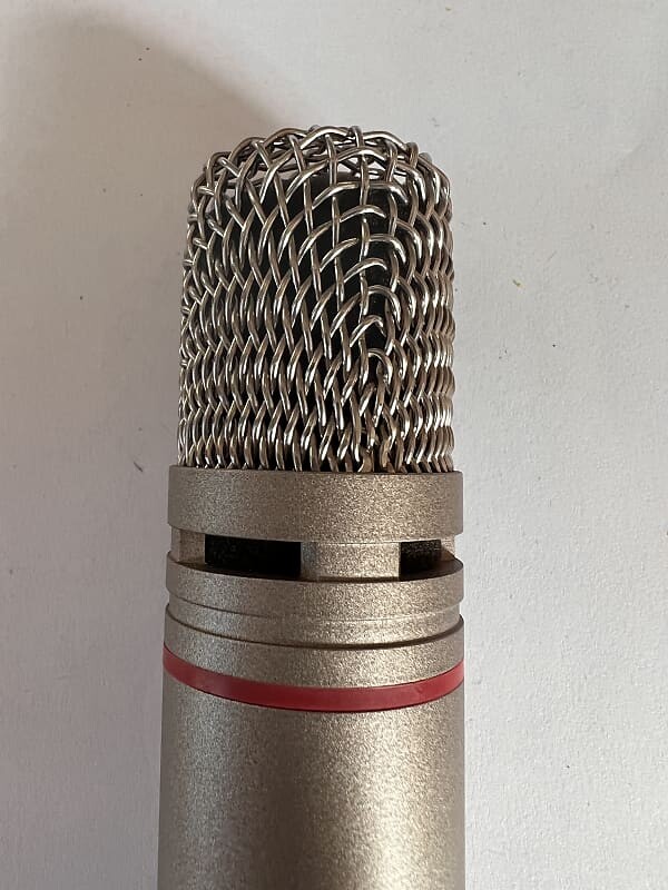 

Микрофон AKG C 1000 S