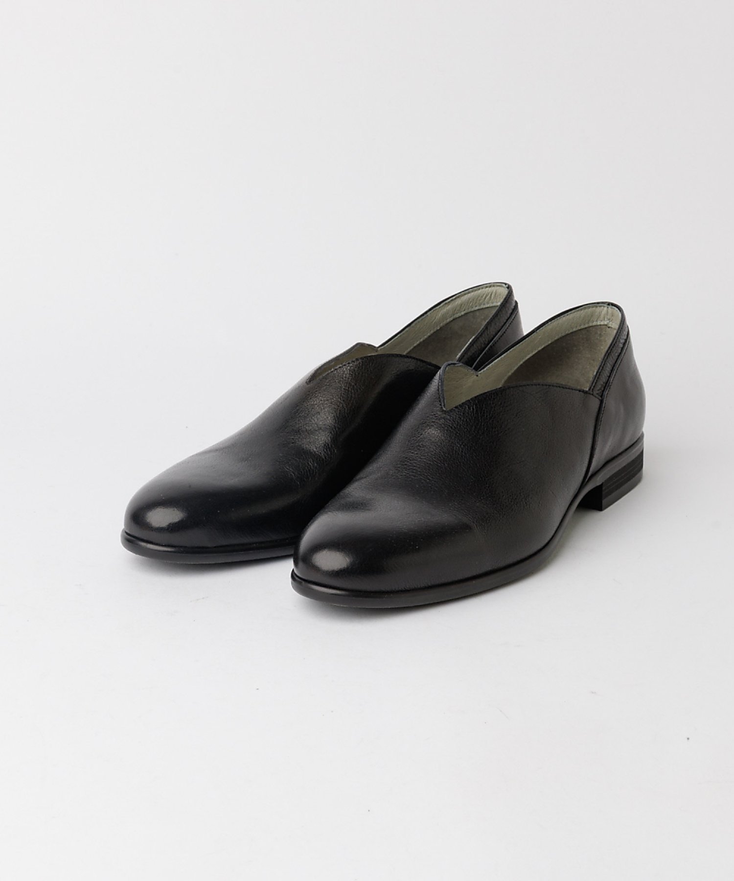 26 S/S Кожаные туфли без шнурков с V-образным вырезом Предзаказ AlfredoBANNISTER, Black