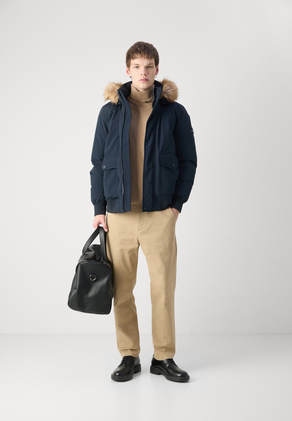

Пуховик ROCKIE BOMBER Tommy Hilfiger, темно-синий