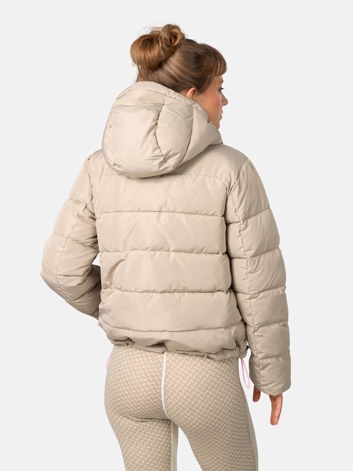 

Стеганая куртка Линн серо-коричневого цвета KARI TRAA