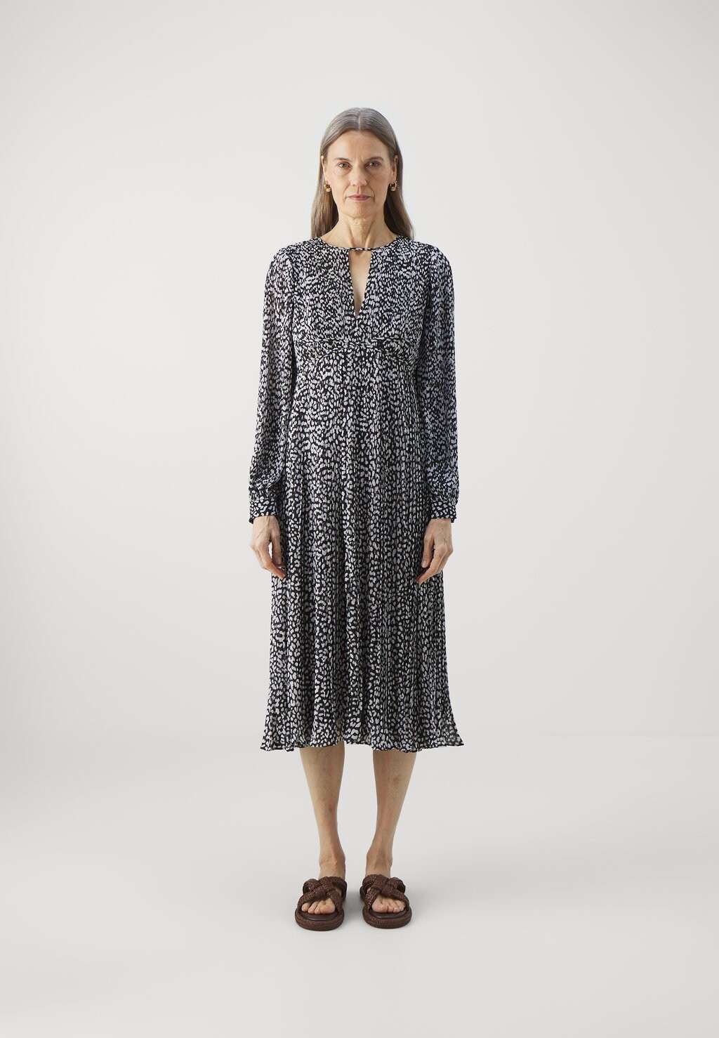 

Повседневное платье PLEATED MICHAEL Michael Kors, цвет black/white