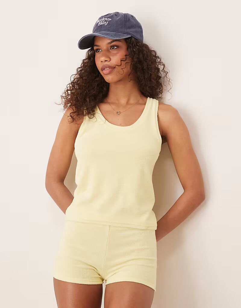 

Комбинезон на бретельках ASOS DESIGN лимонного цвета