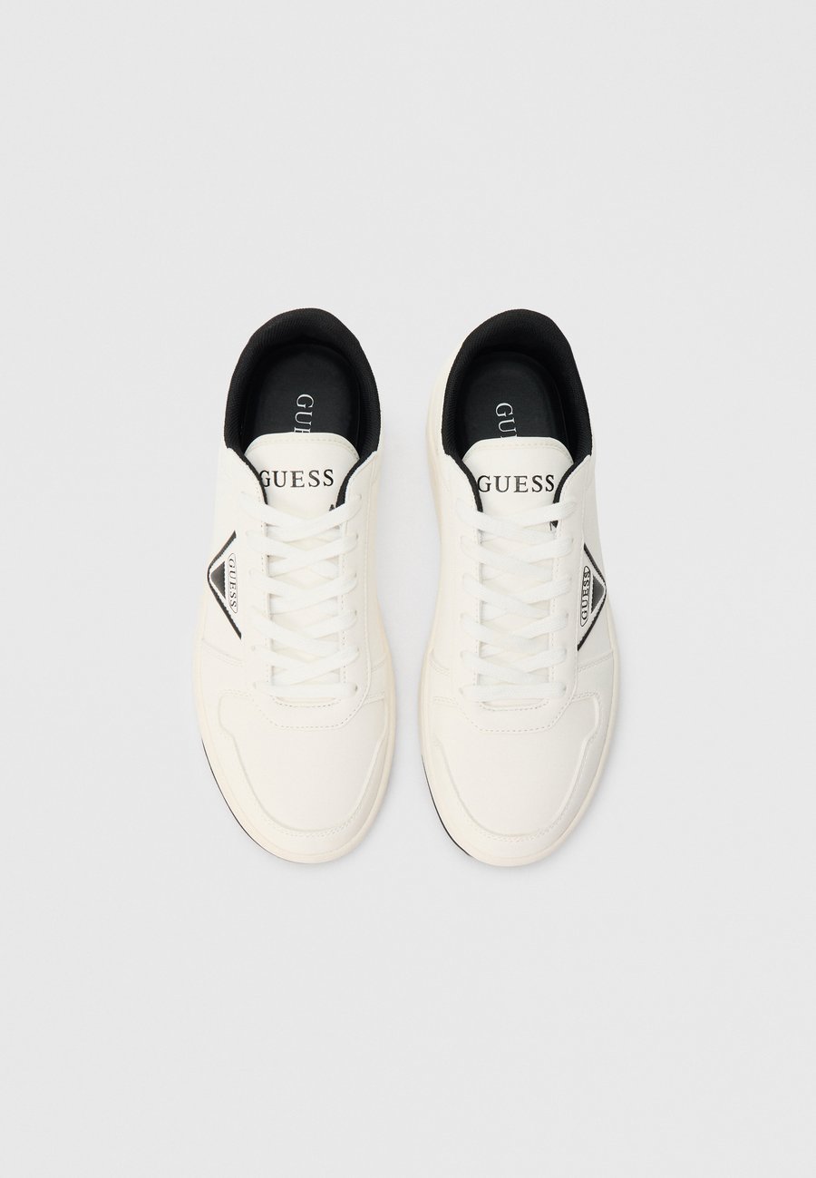Кроссовки Guess VADIK, White Black/White — фото 4