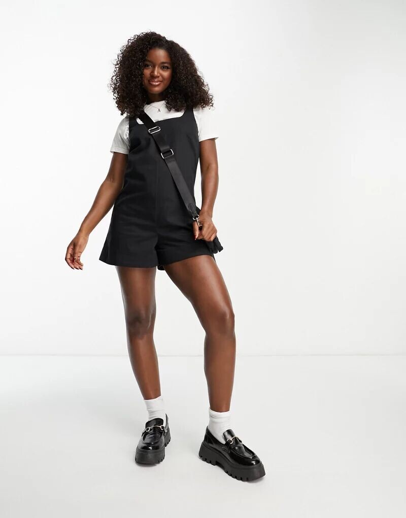 

Черный твиловый комбинезон с квадратным вырезом и фартуком ASOS Design